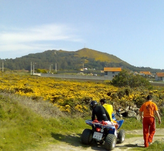  Ride a two-seater quad 